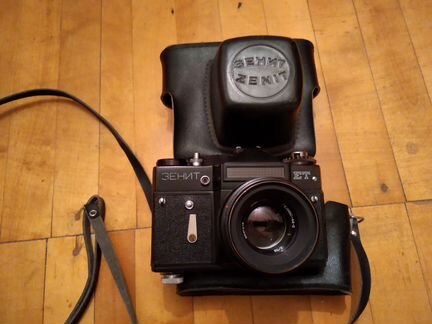Продам фотоаппарат зенит-ет с объективом гелиос