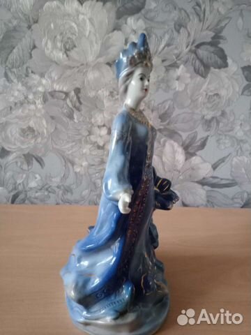 Статуэтка фарфор