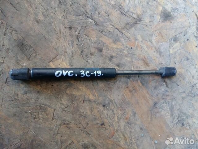 Амортизатор крышки багажника Opel Vectra C 2002-2