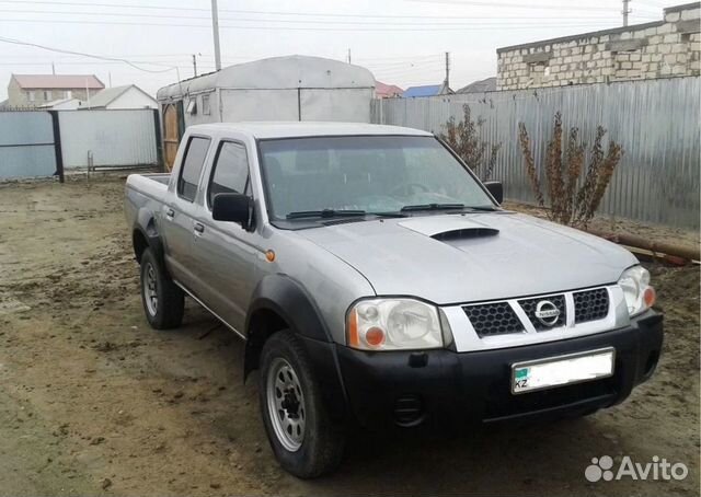 Nissan np300 2010. Ниссан НП 300 диски. Ниссан НП 300 черный. Решетки радиатора для Ниссан НП 300.