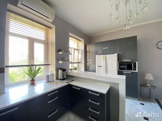 

3-к. квартира, 100 м², 4/6 эт.