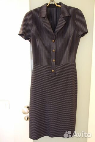 Платье в полоску с ремнем шерсть б/у Платье в полоску с ремнем шерсть б/у