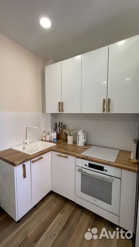

1-к. квартира, 52 м², 2/5 эт.