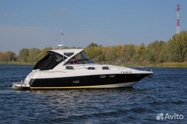 Моторная яхта (катер) Regal 3760 Моторная яхта (катер) Regal 3760