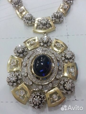 Золотое колье с бриллиантами и сапфирами