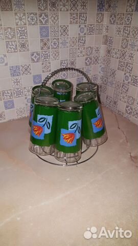 Набор стаканов на металлическом стенде в коробке