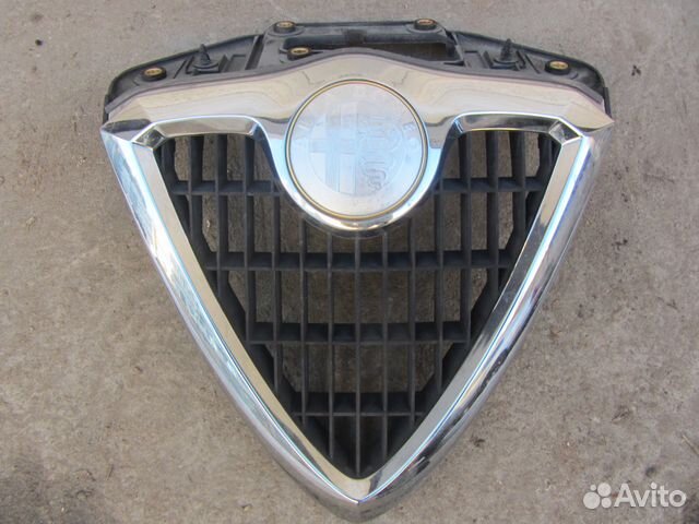 Решетка радиатора в бампер Alfa Romeo 156 97-05г Решетка радиатора в бампер Alfa Romeo 156 97-05г