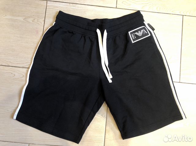 Шорты Emporio Armani италия оригинал размер L Шорты Emporio Armani италия оригинал размер L