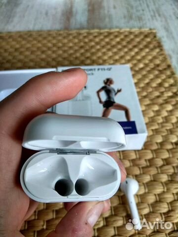 AirPods Lux