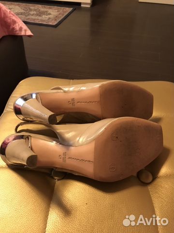 Босоножки бежевые кожанные лакированные Grey mer Босоножки бежевые кожанные лакированные Grey mer