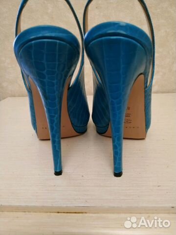 Босоножки casadei 38 размер Босоножки casadei 38 размер