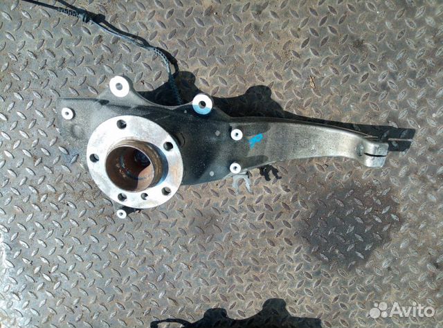 Кулак поворотный правый BMW F10 Кулак поворотный правый BMW F10