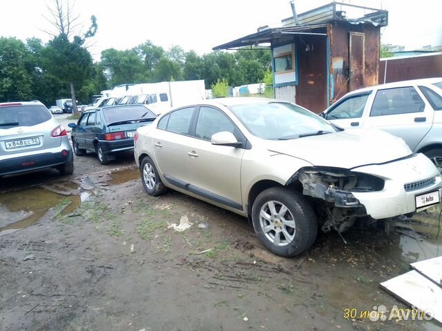 Renault Fluence 1.6 МТ, 2011, битый, 95 000 км