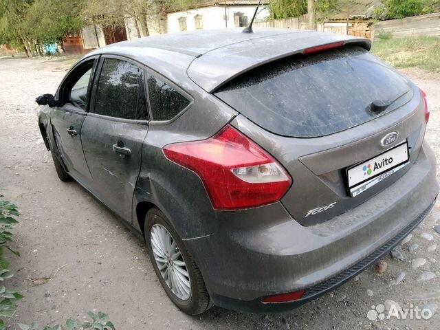 Ford Focus 1.6 МТ, 2013, битый, 126 500 км