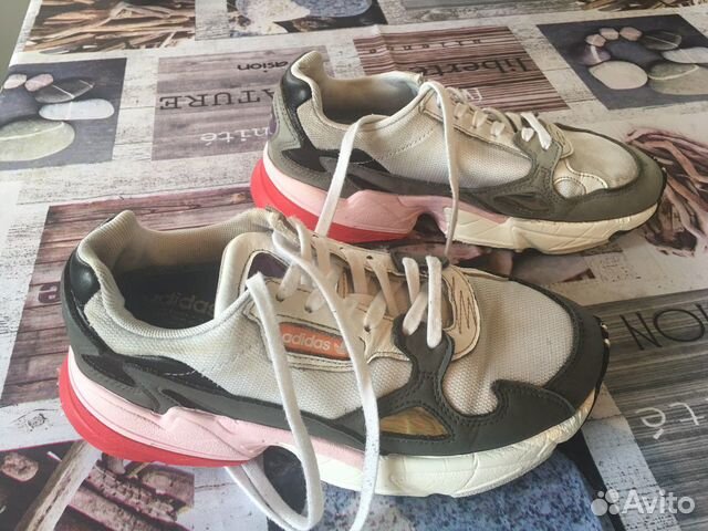 Кроссовки adidas falcon