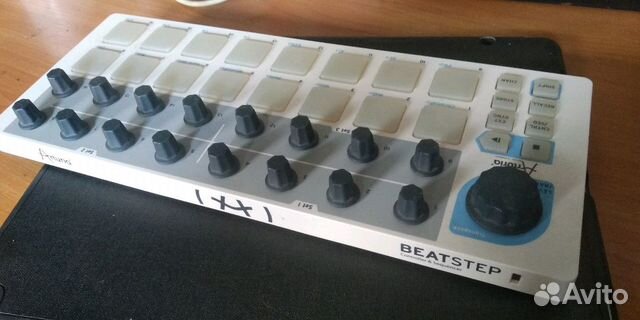 Beatstep Arturia миди контроллер usb midi controll