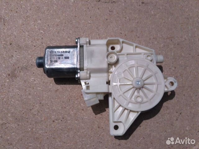 Моторчик стеклоподъемника передний Mercedes W204 C