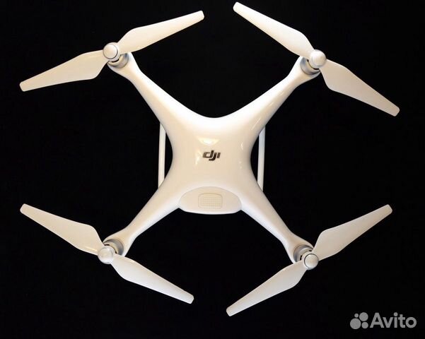 Квадрокоптер DJI Phantom 4 Квадрокоптер DJI Phantom 4