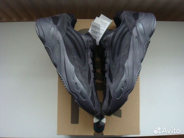Adidas Yeezy Boost 700 V2 Vanta Adidas Yeezy Boost 700 V2 Vanta