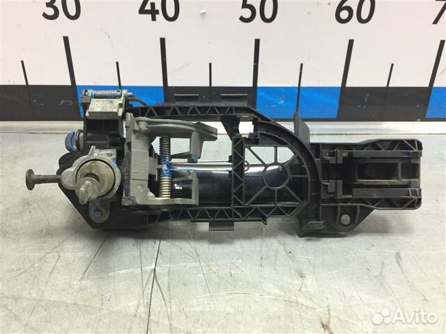 Ручка двери наружная передняя левая Volkswagen Ручка двери наружная передняя левая Volkswagen