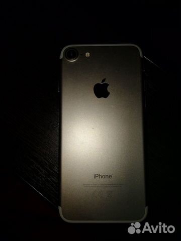 Телефон iPhone