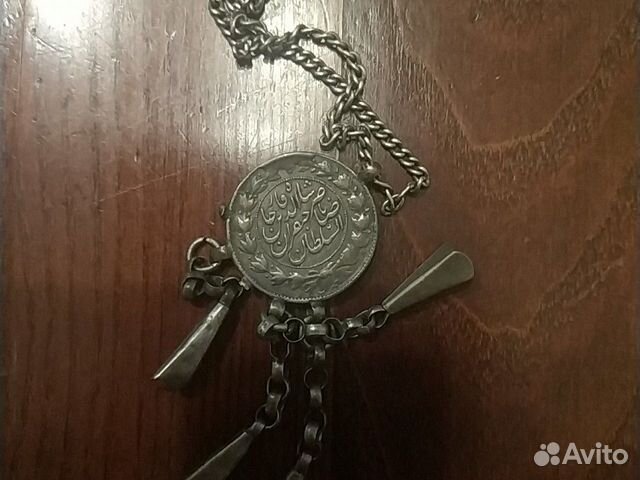 Старинное украшение Старинное украшение