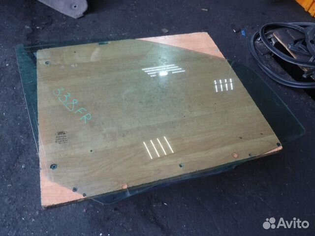 Стекло двери передней правой Freelander 2