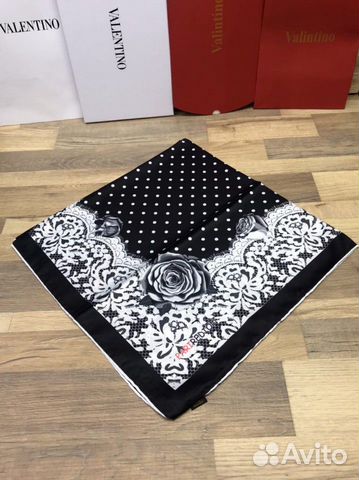Новый женский шёлковый платок Valentino Новый женский шёлковый платок Valentino