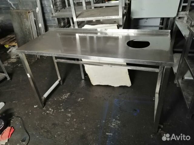 Стол из нержавейки отверстием 1550/700 Стол из нержавейки отверстием 1550/700
