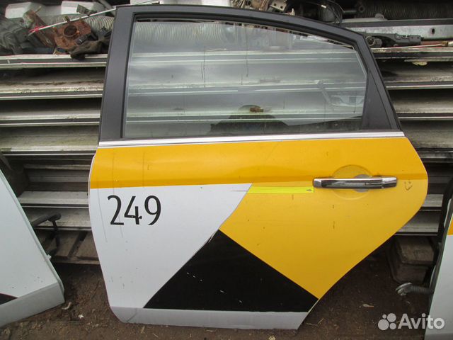 Задняя левая дверь Nissan Almera G15