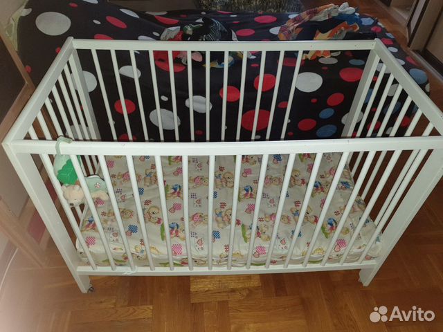 Детская кроватка с ортопедическим матрасом Детская кроватка с ортопедическим матрасом