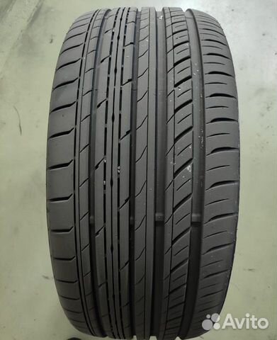 Шина toyo proxes c15 255/40R19, лето боковой порез Шина toyo proxes c15 255/40R19, лето боковой порез