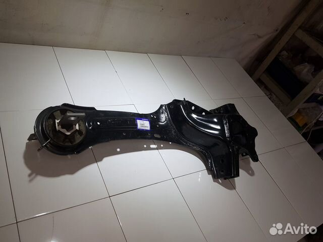 Рычаг задний продольный правый 31212326 Рычаг задний продольный правый 31212326