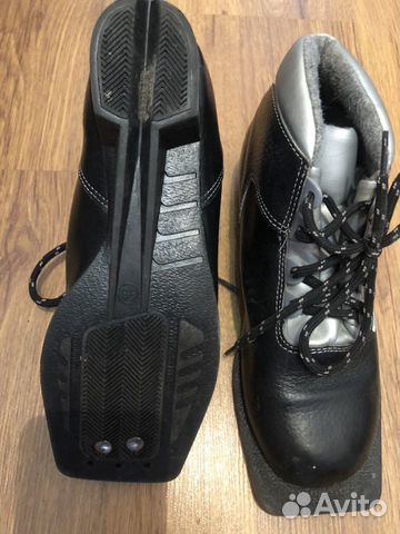 Лыжные ботинки Лыжные ботинки