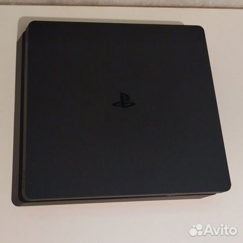 PlayStation 4 Slim 1TB + джойстики + игры + наушни