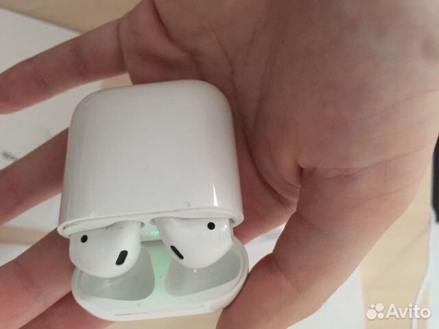 Беспроводные наушники AirPods 1 Беспроводные наушники AirPods 1