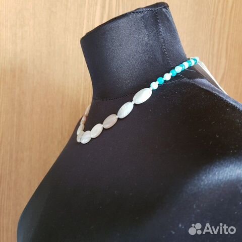 Бусы из агата серого цвета