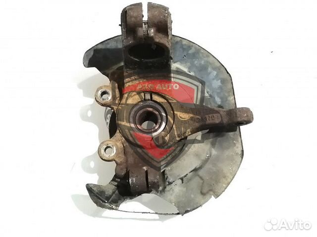 Кулак передний правый Mazda 3 BK