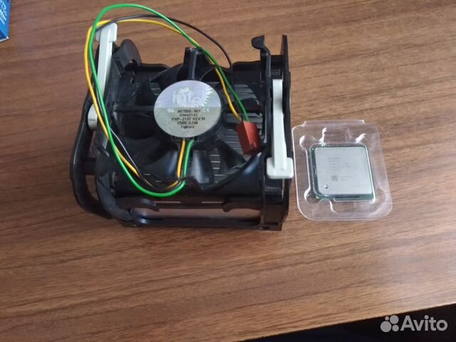 Процессор Intel Pentium 4 с оригинальным кулером