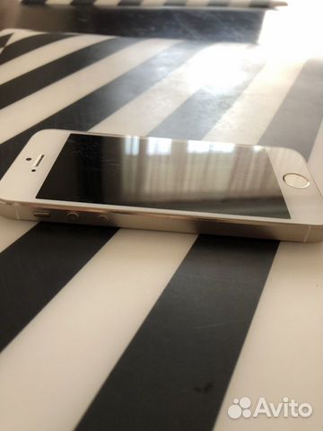 Телефон iPhone 5s 16гб Gold Телефон iPhone 5s 16гб Gold