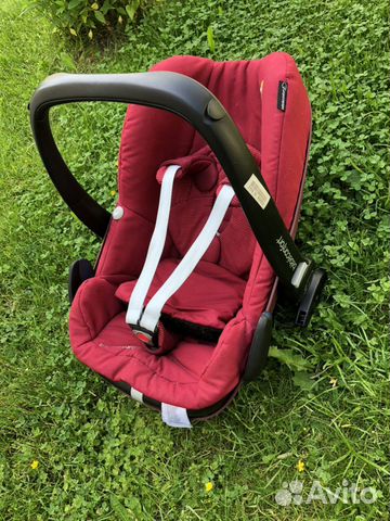 Автокресло Bebecomfort до 1 года с переходниками Автокресло Bebecomfort до 1 года с переходниками