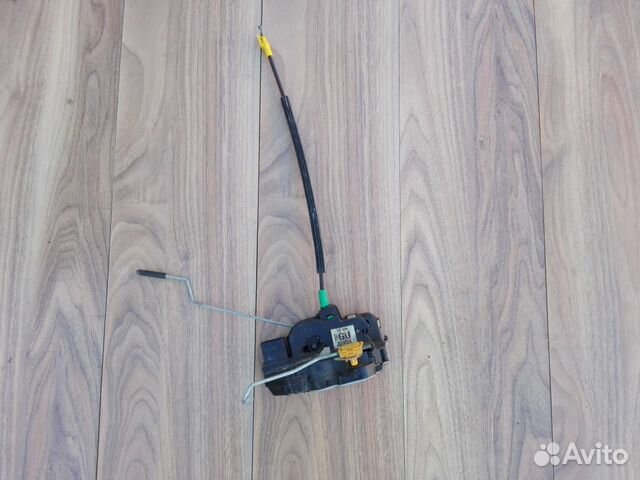 Замок двери передний правый Chevrolet Cruze