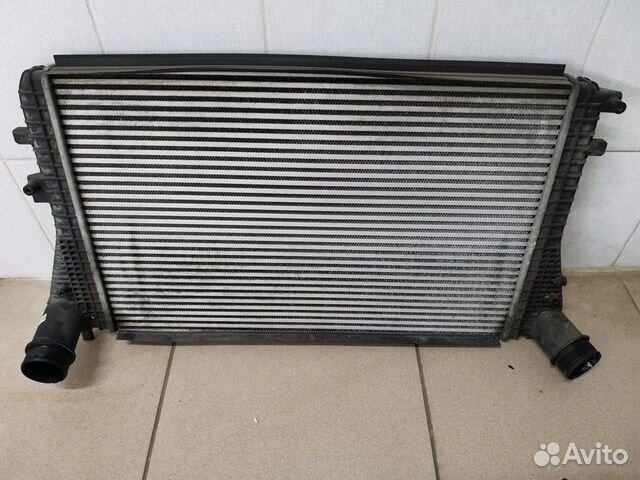 Радиатор интеркулер VW Skoda Audi 1k0145803b