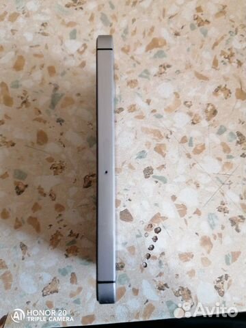 iPhone SE iPhone SE