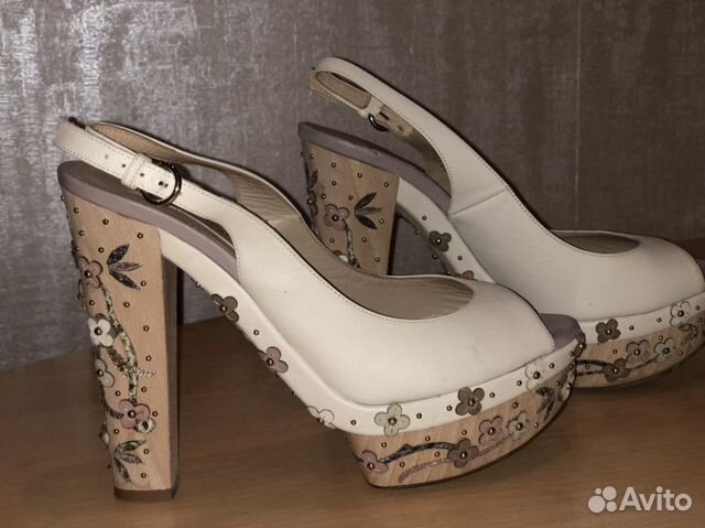 Босоножки valentino(оригинал) Босоножки valentino(оригинал)