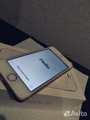 Телефон iPhone SE 32gb Gold