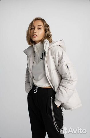 Дутая oversize куртка с капюшоном новая befree