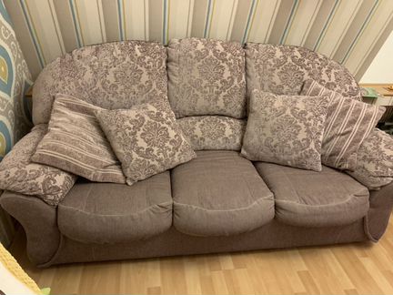 Мягкий диван с обивкой итальянской тканью