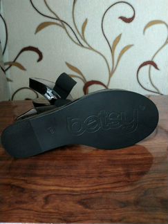 Босоножки женские