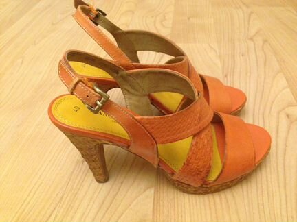 Босоножки новые кожа, marco tozzi разм. 40